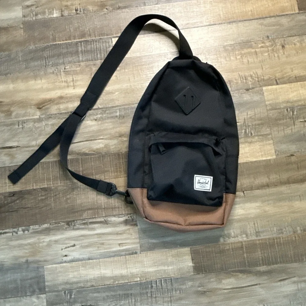 Herschel Supply Co. Heritage Shoulder Bag (8L) Black/ Saddle Brown